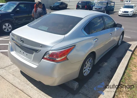 2015 Nissan Altima 2.5/2.5 S/2.5 Sl/2.5 Sv из США, поврежденный, VIN 1N4AL3AP1FC249414